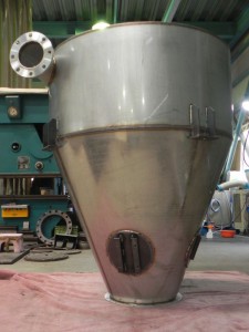 ※完成前の写真は2個分のタンクの部品になります。